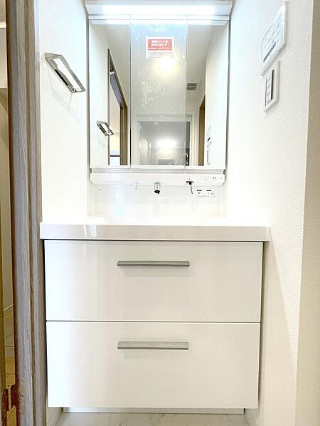 《洗面化粧台》身支度しやすい使い勝手の良い洗面スペース