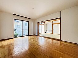 前橋市箱田町　中古住宅 4LDKのリビング/ダイニング