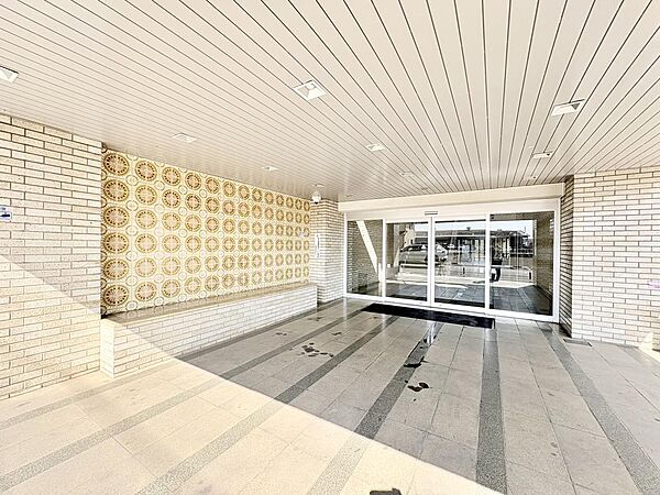マンションエントランス