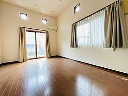 高崎市下中居町　中古住宅 4SLDKのリビング/ダイニング