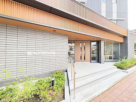 マンションエントランス
