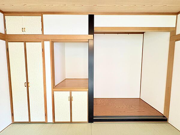 1階和室（８帖）収納