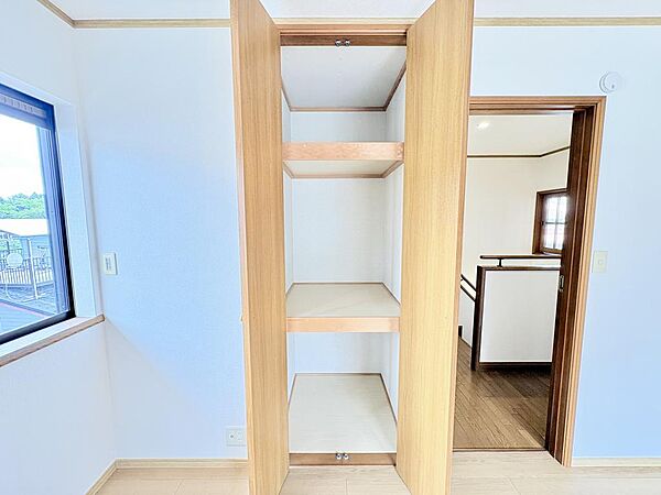 ２階洋室（10帖）収納