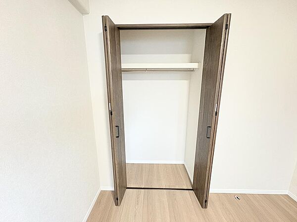 洋室（6帖）収納