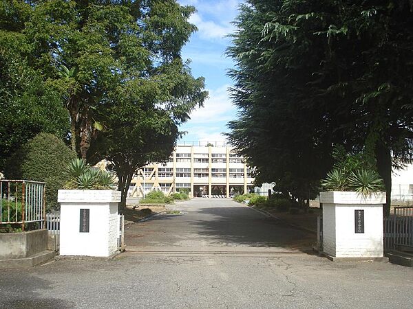 青梅市立第中小学校：約1200ｍ
