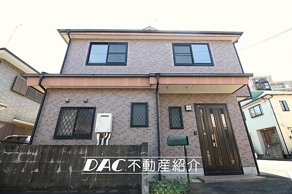 建物外観：現況リフォーム前。以後外壁＆屋根塗装でキレイになります♪