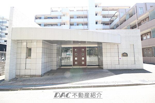 マンションエントランス