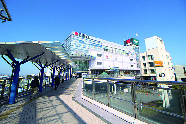西友福生店まで徒歩約5分（約400M）