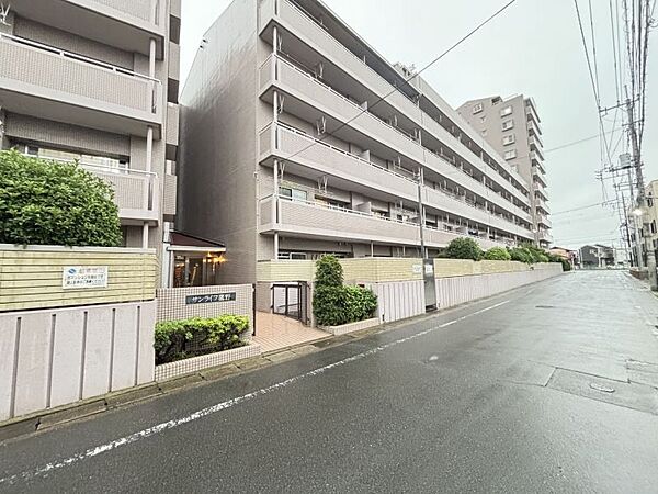 小中学校まで徒歩圏内でお子様の通学にも安心の住環境です♪