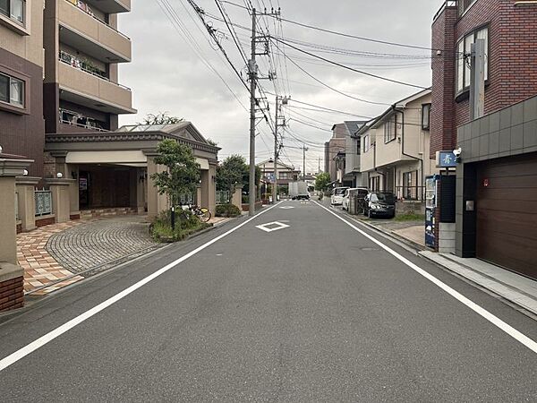 生活利便施設が徒歩5分圏内に揃い、バス停も徒歩約4分とアクセス良好です♪