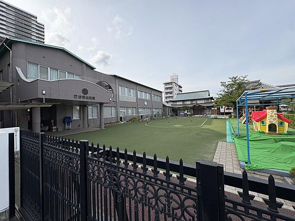 谷塚幼稚園まで　470m　徒歩約6分　幼稚園教育要領を中心に、仏教保育の精神に基づき、適切な環境と設備の中で心身ともに健全な幼児の育成に努めています。