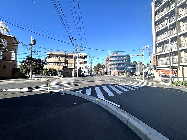 広々としたゆとりのある前面道路となります。沢山のお問い合わせ心よりお待ちしております。