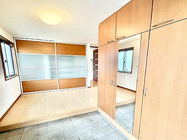 玄関を拡大表示