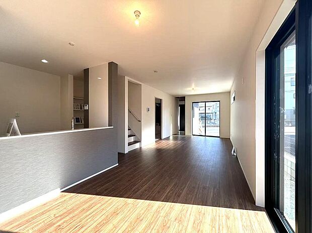 広々19.75帖のリビング