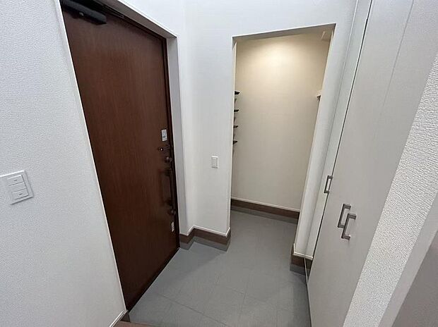 上部吹上で明るい玄関