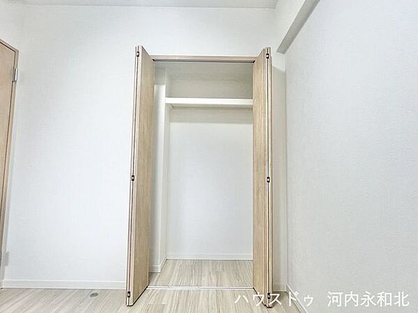 全居室収納完備。収納家具を減らして広々空間をお楽しみいただけるように工夫されていますね。