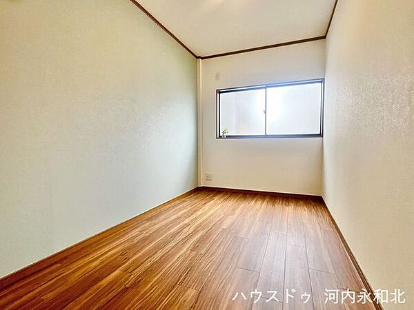 優しい色合いのアクセントクロスが魅力的。お好みのインテリアが美しく映えます！