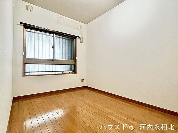 お仕事や趣味に没頭できる、独立性の高い静かな個室です。