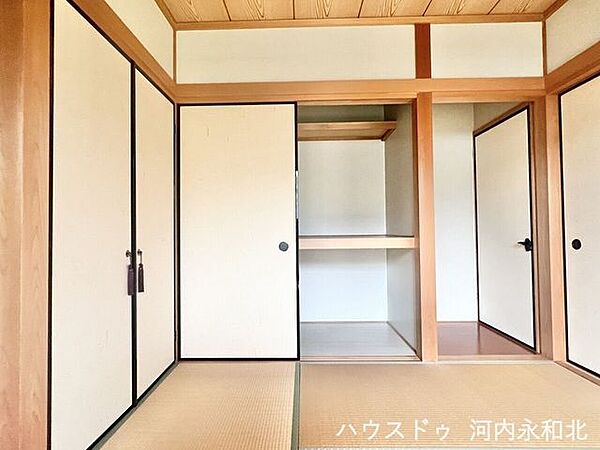 お布団や季節の家電もたっぷり入る、奥行きのある和室収納。
