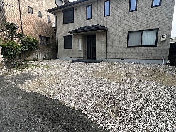 駐車4台可能（車種による）