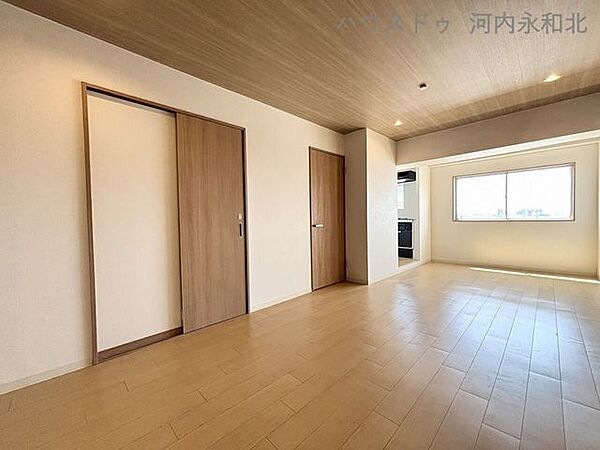 自然光が差し込む明るいLDK♪