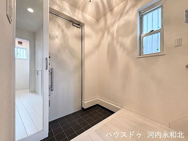玄関を拡大表示