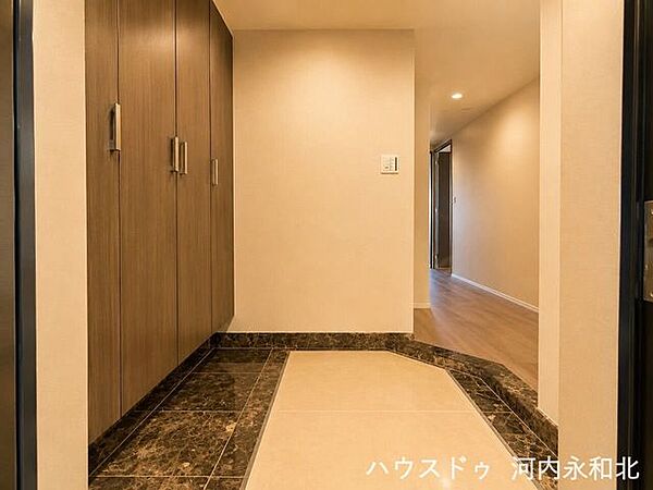 玄関を拡大表示