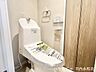 トイレ：毎日使う場所だからこそ清潔＆快適に！生活感が出にくいスマートな収納が嬉しいポイント。