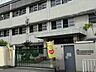 周辺：八戸の里小学校 290m