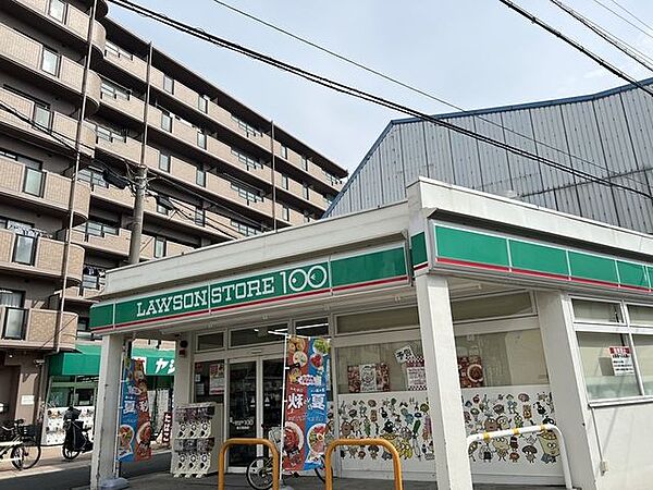 ローソンストア100　若江岩田店 70m