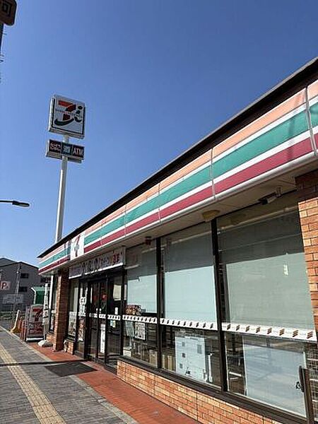 セブン-イレブン 東大阪西岩田1丁目店 610m
