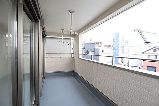 バルコニー　同仕様　南向きバルコニー♪日当たり良好です！