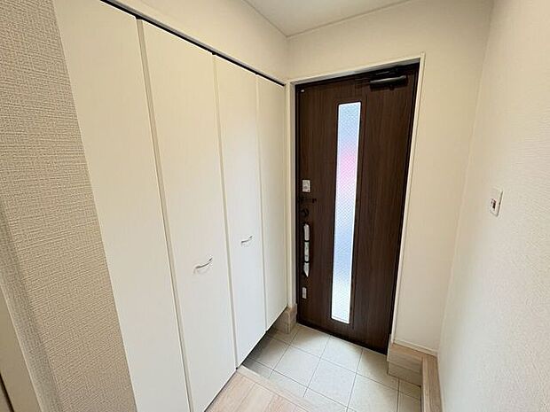 玄関　同仕様　シューズボックス付きの玄関♪玄関がスッキリとお使いいただけます♪