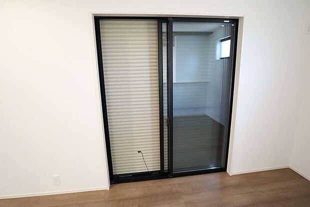 シャッター雨戸 同仕様長期の旅行や台風などの災害に役立ちます!