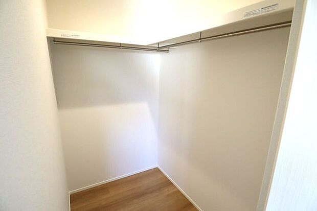 ウォークインクローゼット 同仕様 季節物の収納に便利なウォークインクローゼット!