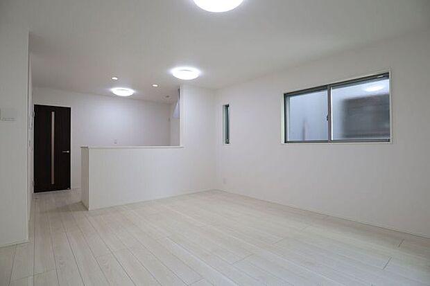 リビング 同仕様明るく開放的な広々リビング♪一家団欒の時間が増えそうです♪