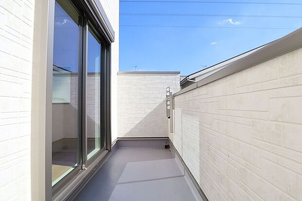 バルコニー 同仕様 南向きバルコニー♪日当たり良好です!