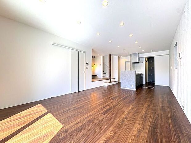 明るく開放的な広々リビングです！