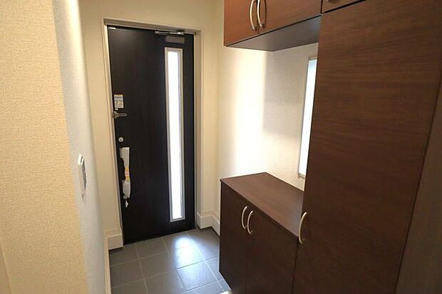 玄関 同仕様シューズボックス付きの玄関♪玄関がスッキリとお使いいただけます♪