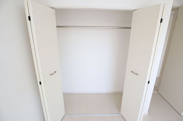 クローゼット 同仕様 全室収納付き♪お部屋がスッキリ片付きます♪