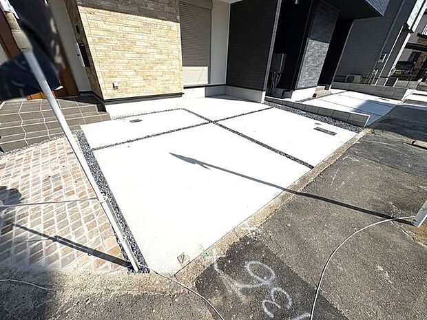 並列駐車2台可能！