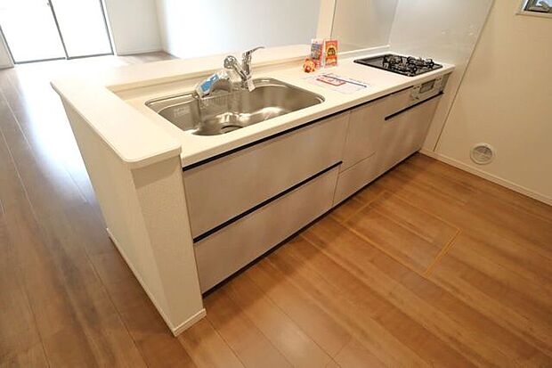 キッチン　同仕様使い勝手の良いカウンターシステムキッチン♪家族の様子を見守りながら家事ができます♪