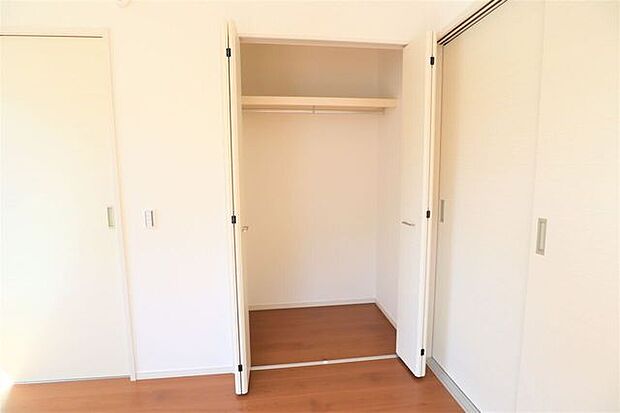 クローゼット　同仕様　全室収納付き♪お部屋がスッキリ片付きますね♪