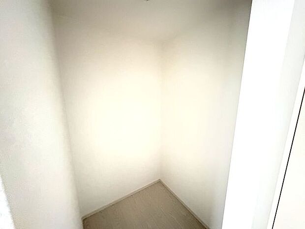 季節物の収納に便利なウォークインクローゼット完備！