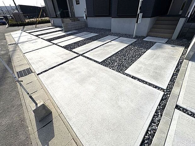 並列駐車2台可能です！