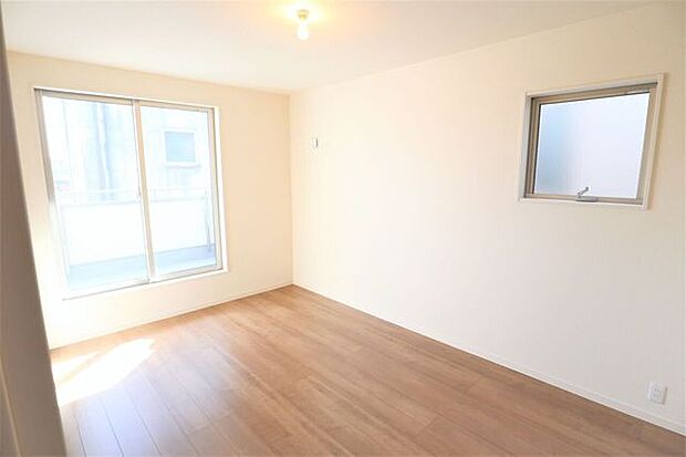 洋室 同仕様 2面採光で明るく風通しの良いお部屋です!