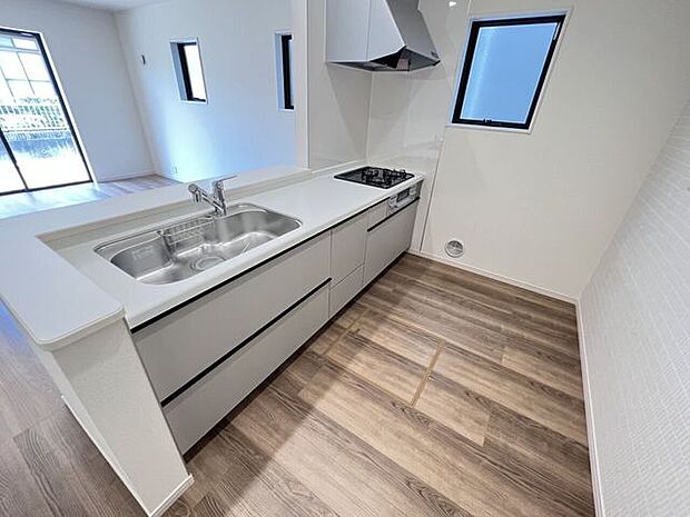 キッチン　同仕様　使い勝手の良いシステムキッチン♪家族の様子を見守りながらお料理ができます♪