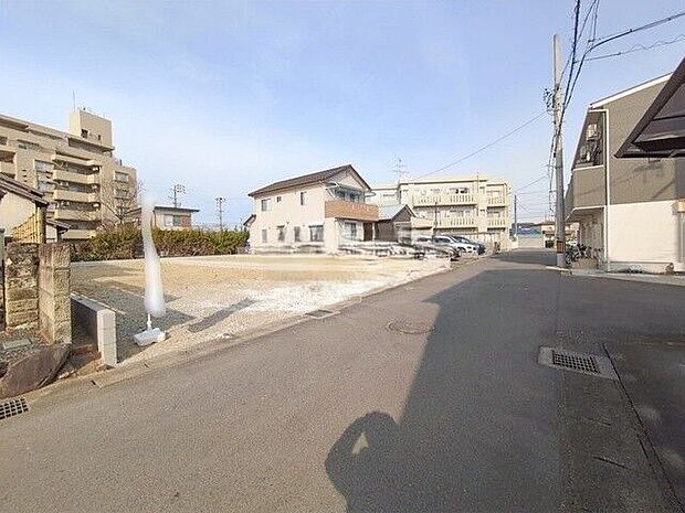 南東側前面道路