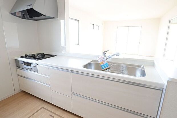 キッチン 同仕様 使い勝手の良いシステムキッチン♪家族の様子を見守りながらお料理ができます♪