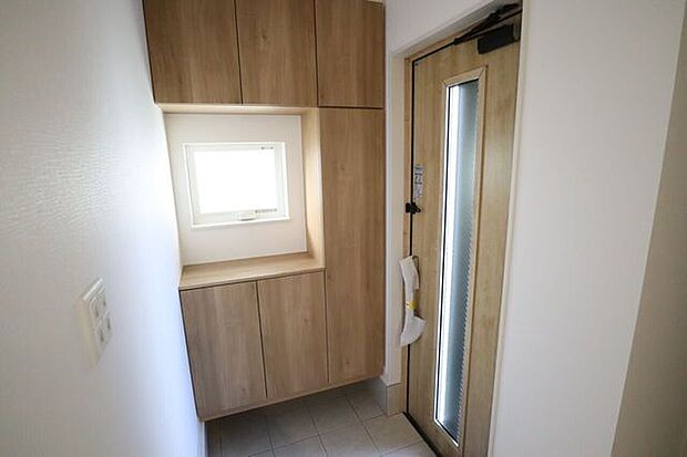 玄関　同仕様　シューズボックス付きの玄関♪玄関がスッキリとお使いいただけます♪